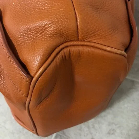 Michael Kors Leather Hobo Bag EUC - Picture 16 of 16